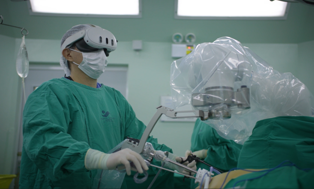 Levita® Magnetics Leads the Future of Surgery with Augmented Reality (AR) Headset-Enhanced Abdominal Surgery