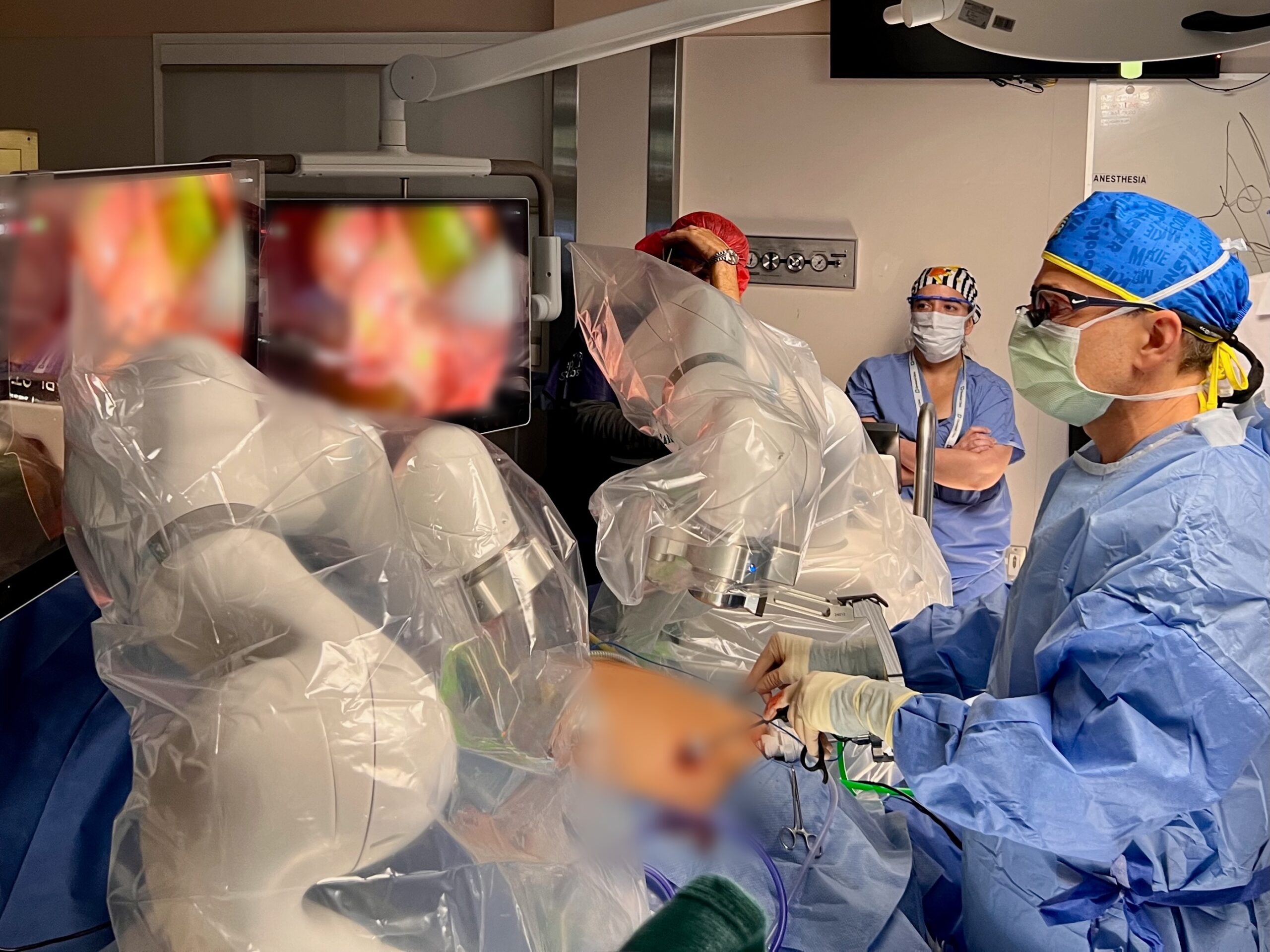 Dr. Miguel Guelfand performs the first pediatric case with MARS